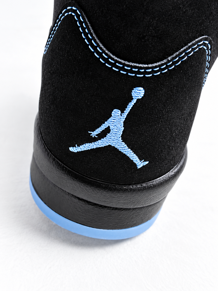 Jordan 5 Retro Black University Blue 2026 — foto 3