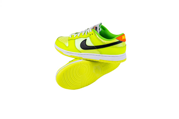 Nike Dunk Low SE Splash Volt