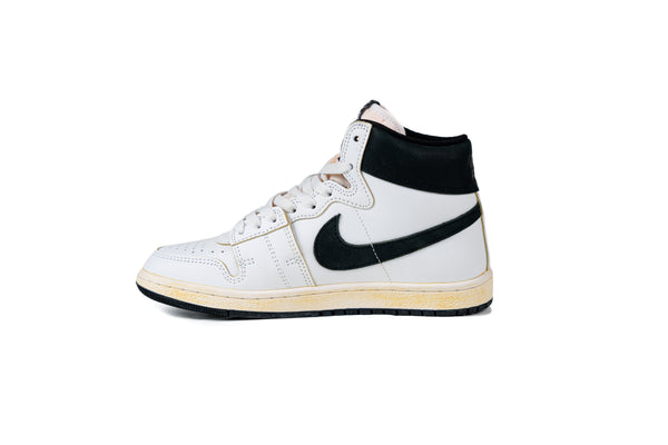 Nike Jordan Air Ship PE SP
A Ma Maniére White Black