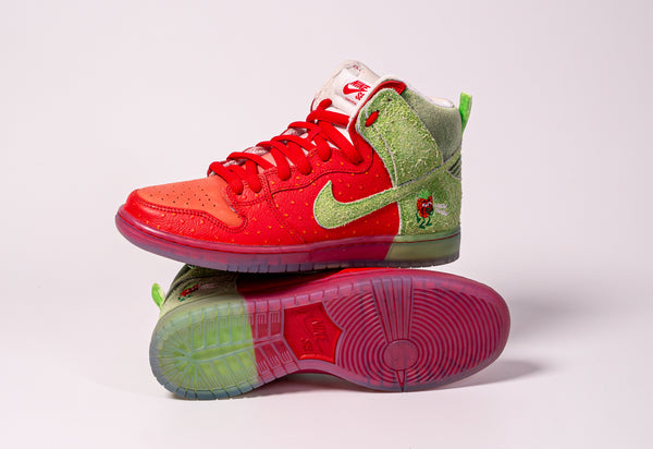 Nike SB Dunk High Strawberry Cough