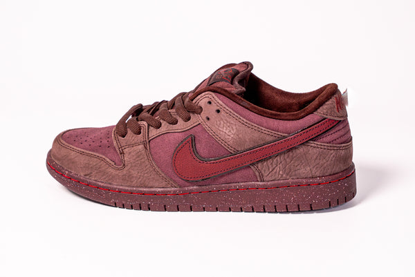 SB Dunk Low City Of Love Burgundy Crush