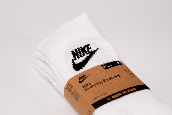 Nike Everyday Essential Logo Pack x 3 Socks